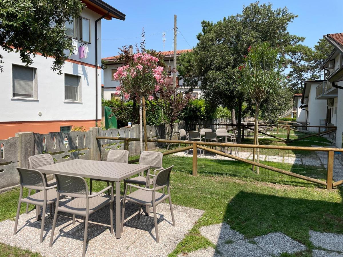 Villaggio Pineta Бибионе Экстерьер фото