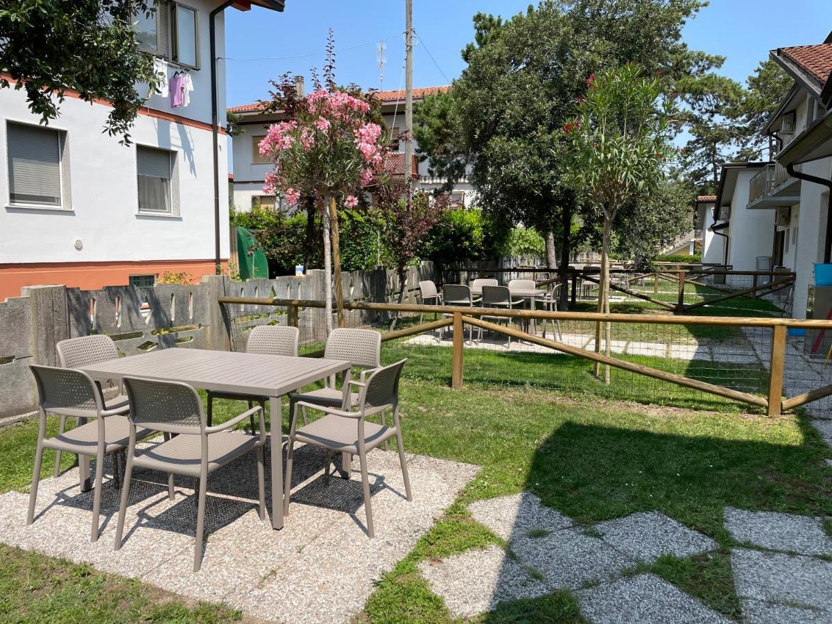 Villaggio Pineta Бибионе Экстерьер фото